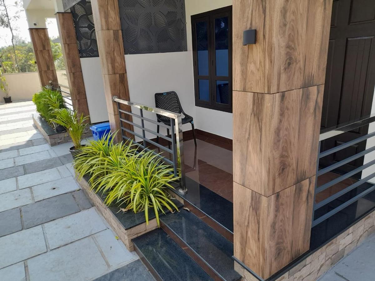 Milestone Inn Sultan Bathery Exterior foto